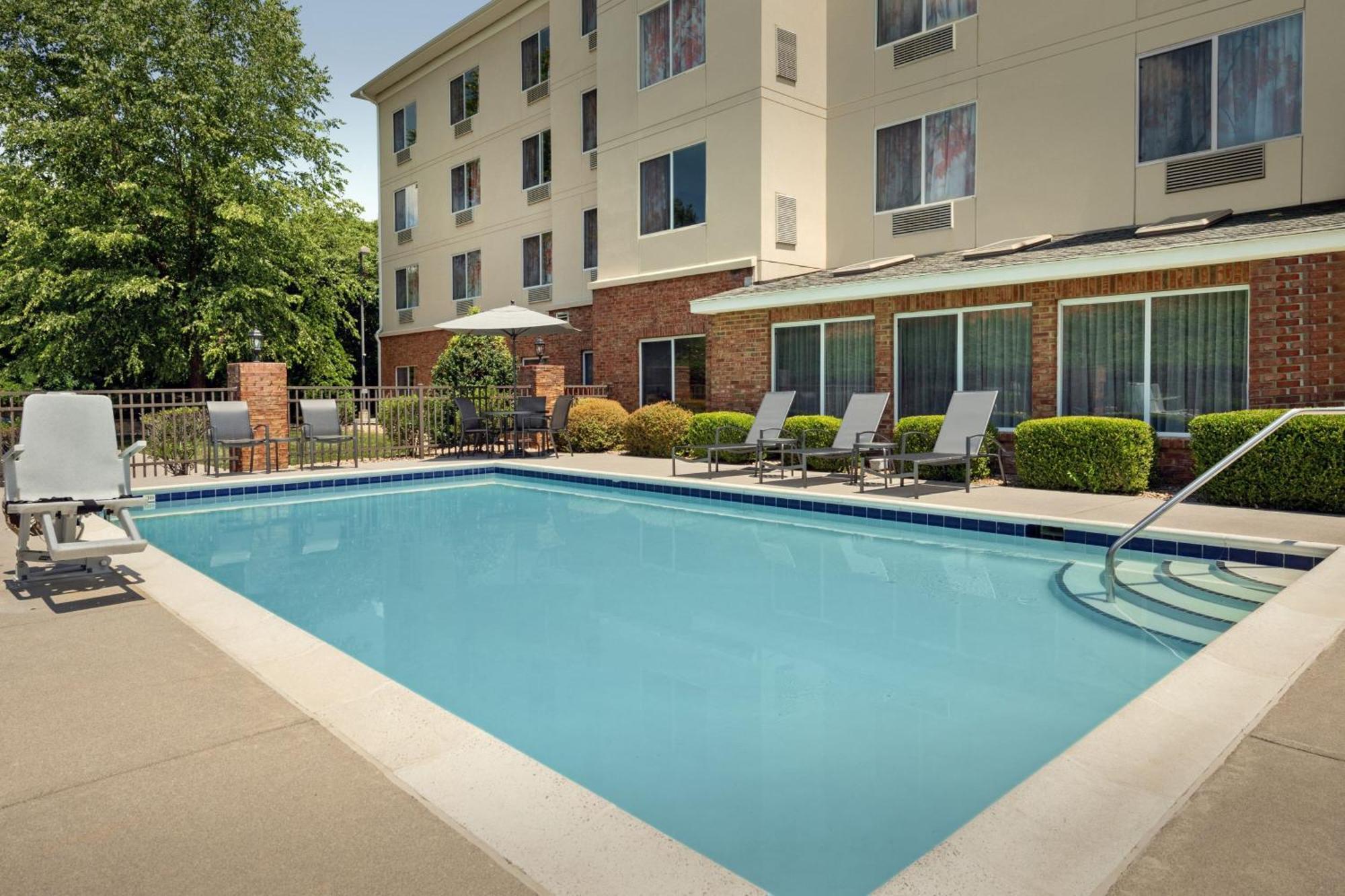 Fairfield Inn & Suites Roanoke Hollins/I-81 Esterno foto