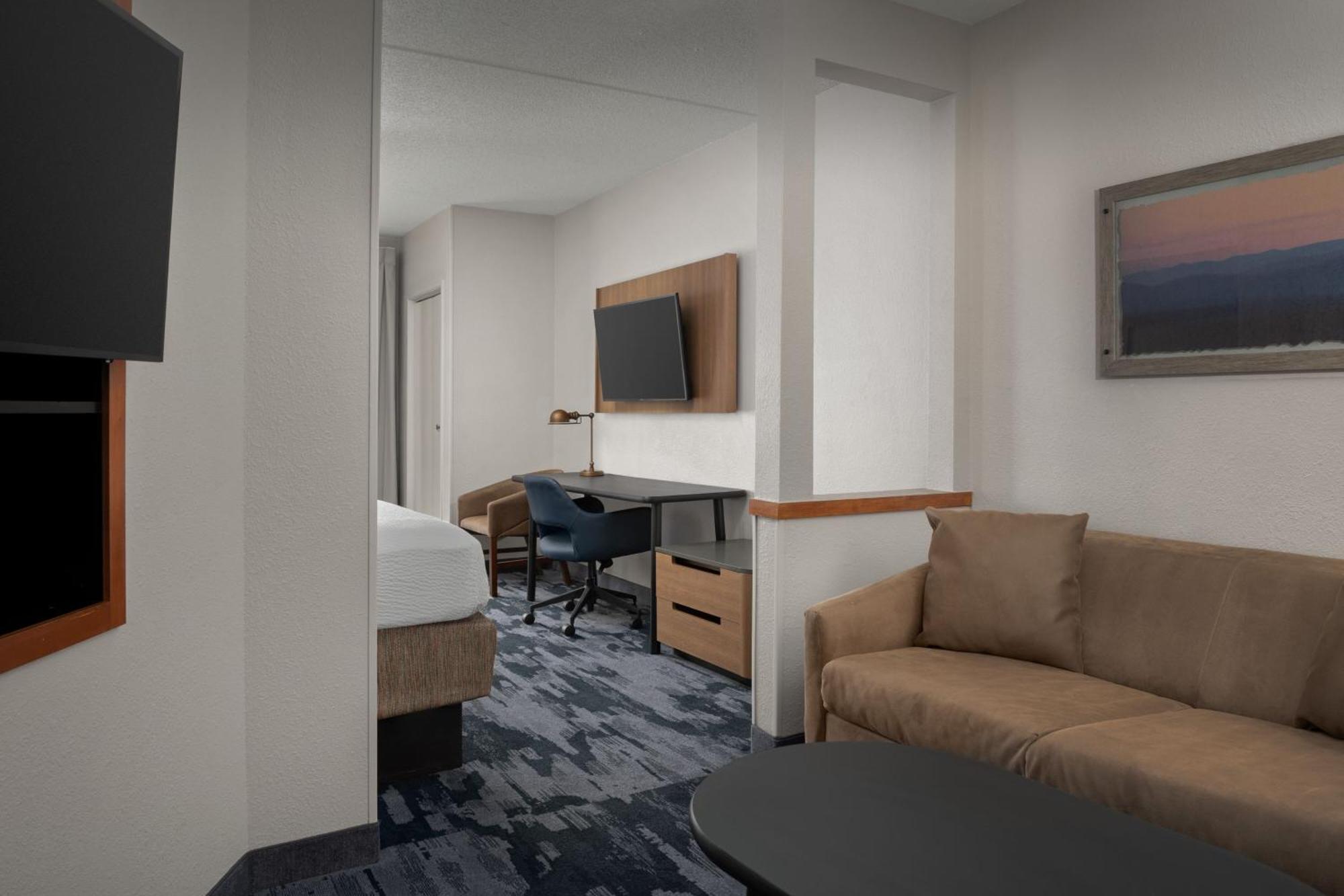 Fairfield Inn & Suites Roanoke Hollins/I-81 Esterno foto