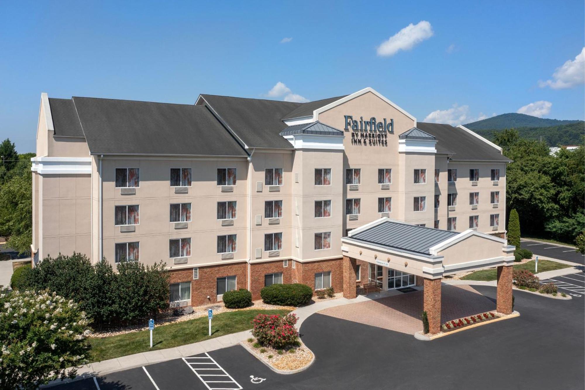 Fairfield Inn & Suites Roanoke Hollins/I-81 Esterno foto