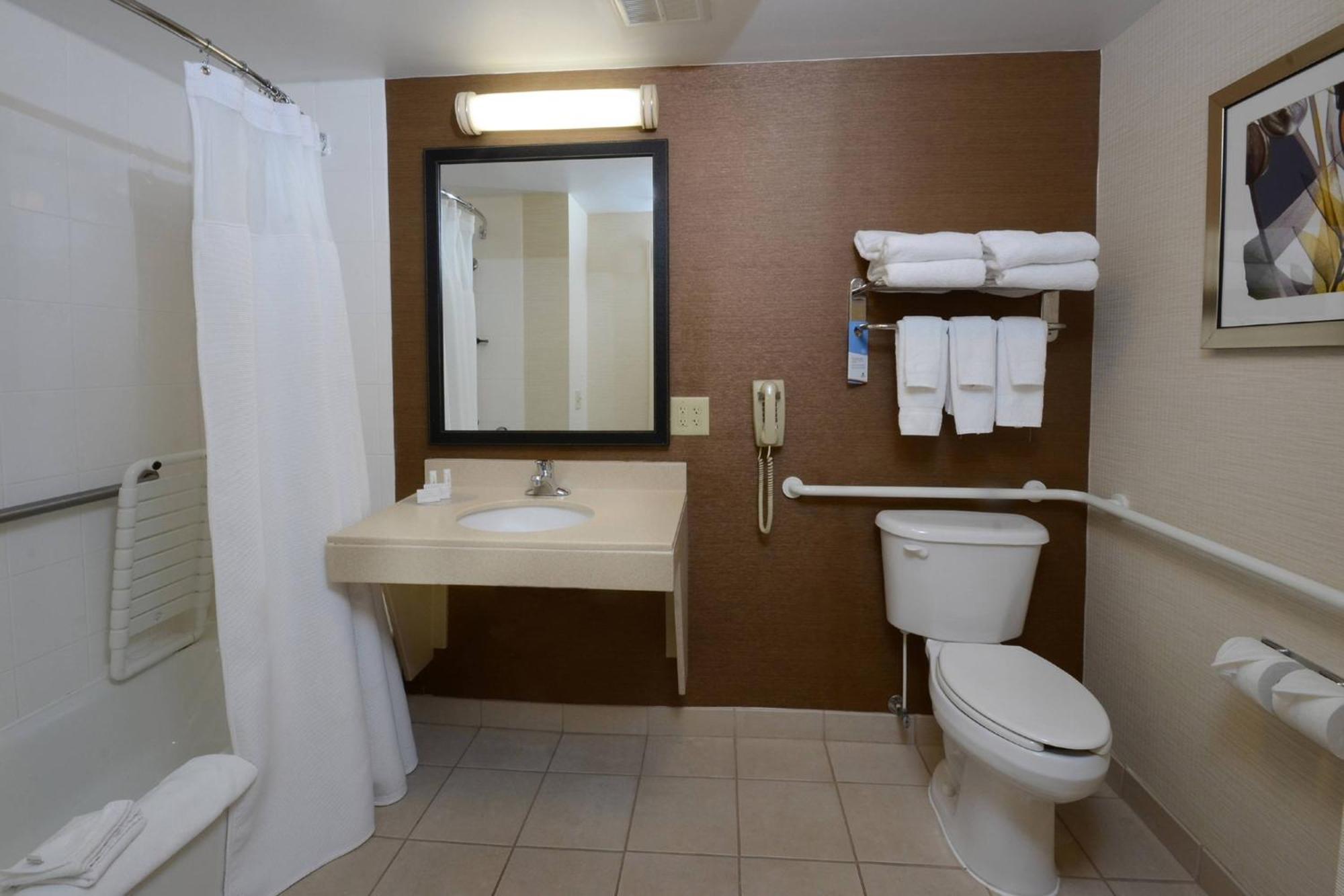 Fairfield Inn & Suites Roanoke Hollins/I-81 Esterno foto