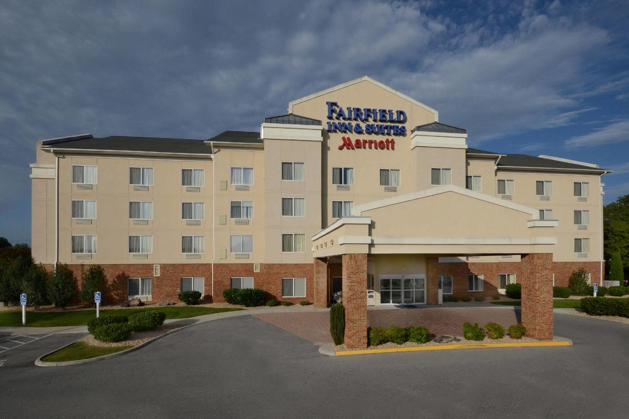 Fairfield Inn & Suites Roanoke Hollins/I-81 Esterno foto